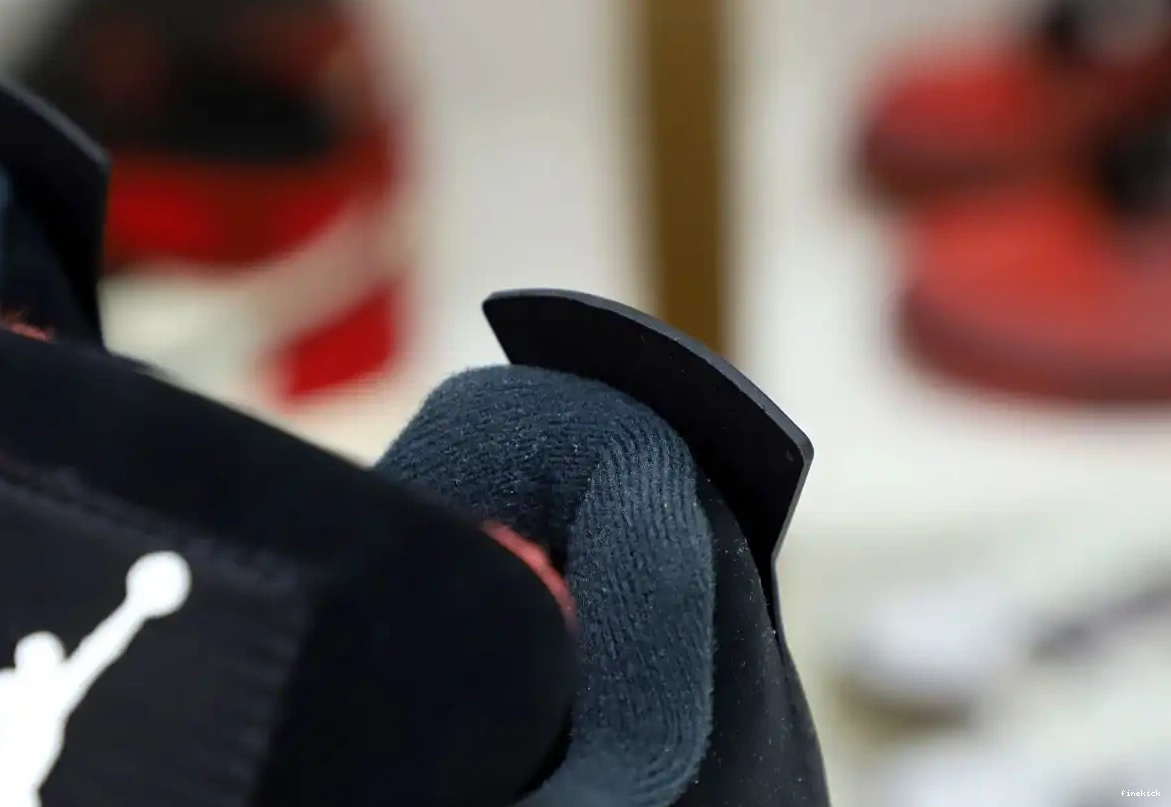 4 THUNDER' RETRO 'RED JORDAN AIR 0324